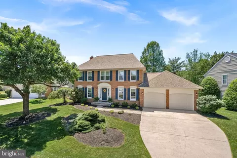 5 Griswold Ct, Sterling, VA 20165