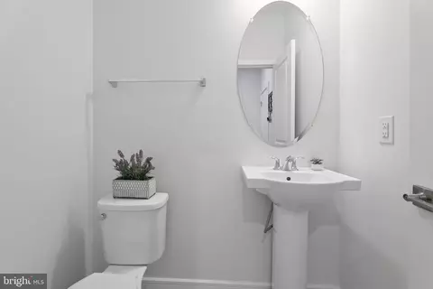 Entry Way - 42662 Darala Dr, Ashburn, VA 20147 photo 6 of 12