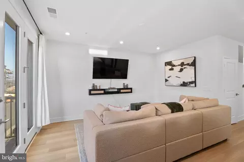 Entry Way - 42662 Darala Dr, Ashburn, VA 20147 photo 8 of 12