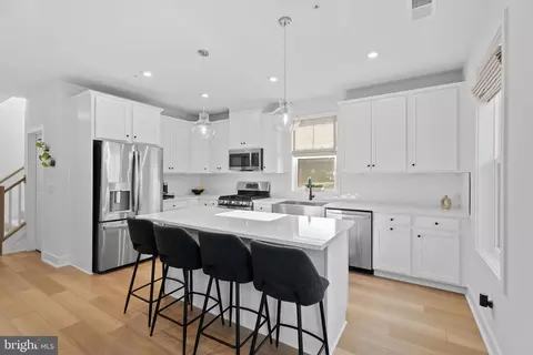Kitchen - 42662 Darala Dr, Ashburn, VA 20147 photo 1 of 4