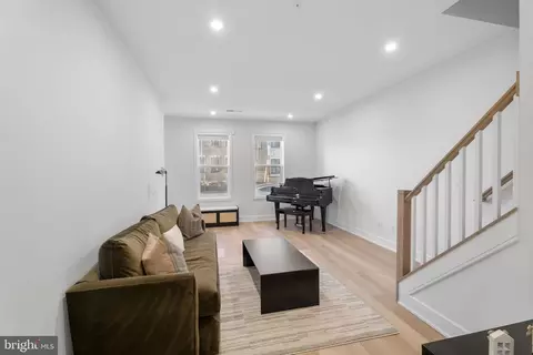 Entry Way - 42662 Darala Dr, Ashburn, VA 20147 photo 2 of 12