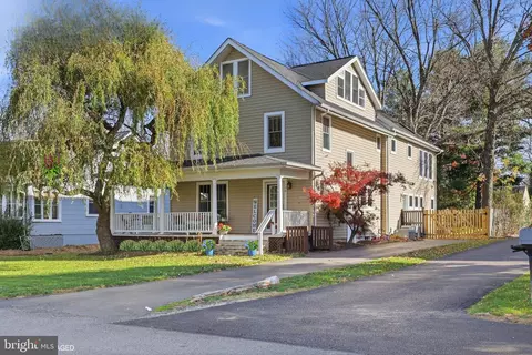 126 S 29th St, Purcellville, VA 20132