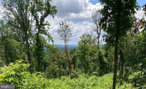 13477 Mountain Rd, Lovettsville, VA 20180