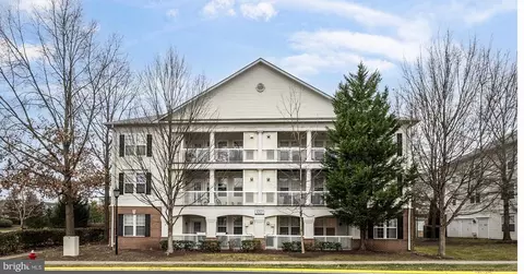 42531 Rockrose Sq #302, Brambleton, VA 20148