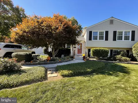 402 Dodd Dr NW, Leesburg, VA 20176