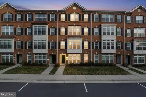 22768 Ferncrest Ter, Brambleton, VA 20148