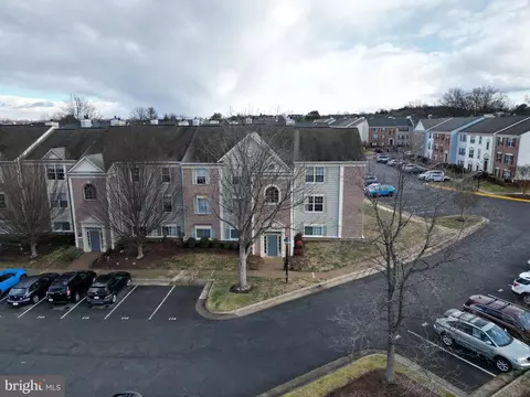 1123 Huntmaster Ter NE #202, Leesburg, VA 20176