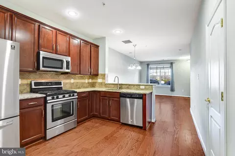 Kitchen - 42575 Highgate Ter, Brambleton, VA 20148 photo 2 of 4