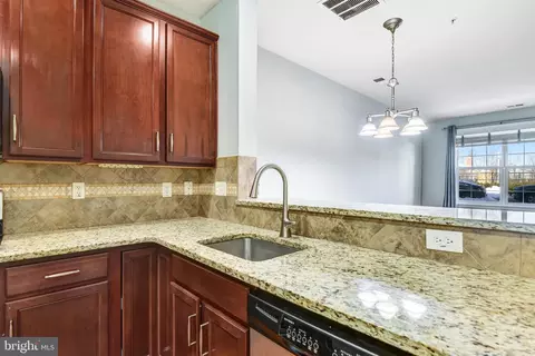 Kitchen - 42575 Highgate Ter, Brambleton, VA 20148 photo 4 of 4
