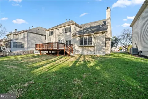 Exterior - 25413 Bradshaw Dr, Chantilly, VA 20152 photo 6 of 9