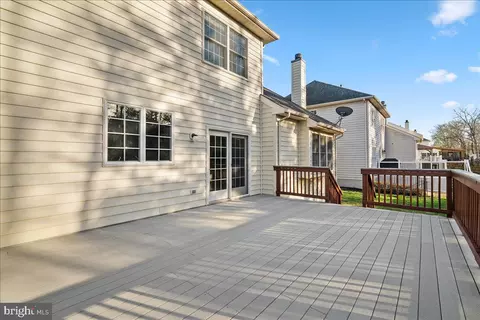 Exterior - 25413 Bradshaw Dr, Chantilly, VA 20152 photo 4 of 9