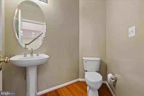 Entry Way - 25413 Bradshaw Dr, Chantilly, VA 20152 photo 2 of 4