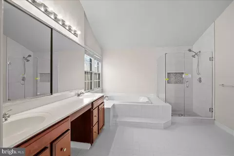 Bath - 25413 Bradshaw Dr, Chantilly, VA 20152 photo 1 of 5
