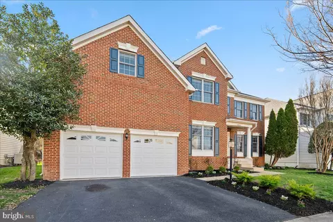 Exterior - 25413 Bradshaw Dr, Chantilly, VA 20152 photo 5 of 9