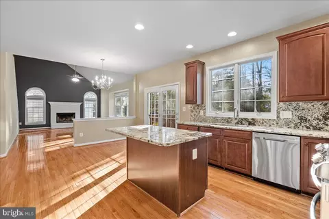 Kitchen - 25413 Bradshaw Dr, Chantilly, VA 20152 photo 1 of 4