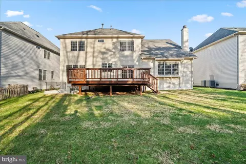 Exterior - 25413 Bradshaw Dr, Chantilly, VA 20152 photo 7 of 9
