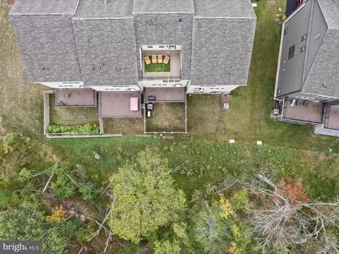 View/Area - 22976 Copper Tree Ter, Ashburn, VA 20148 photo 3 of 6