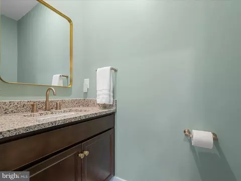 Bath - 22976 Copper Tree Ter, Ashburn, VA 20148 photo 6 of 7