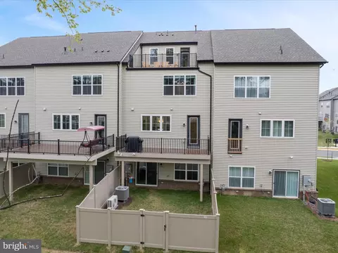 Exterior - 22976 Copper Tree Ter, Ashburn, VA 20148 photo 7 of 10