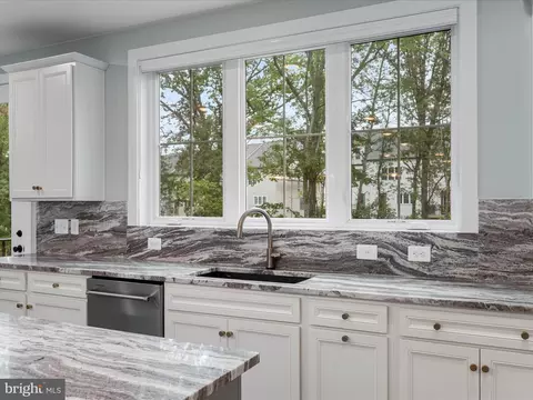 Kitchen - 22976 Copper Tree Ter, Ashburn, VA 20148 photo 4 of 4