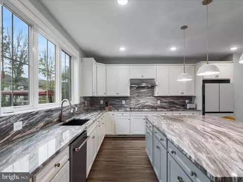 Kitchen - 22976 Copper Tree Ter, Ashburn, VA 20148 photo 3 of 4