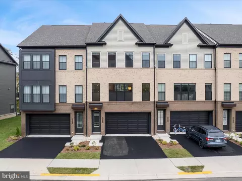 Exterior - 22976 Copper Tree Ter, Ashburn, VA 20148 photo 8 of 10