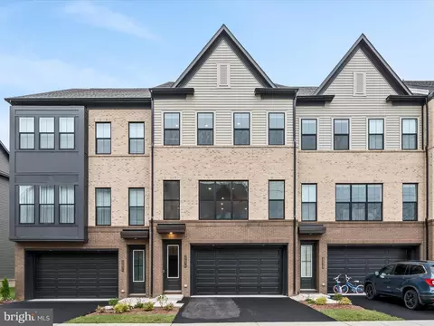 Exterior - 22976 Copper Tree Ter, Ashburn, VA 20148 photo 10 of 10