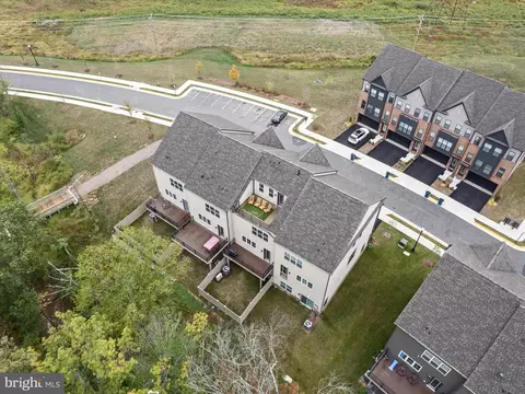 View/Area - 22976 Copper Tree Ter, Ashburn, VA 20148 photo 2 of 6