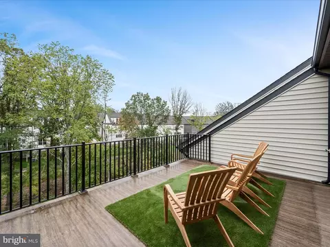 Exterior - 22976 Copper Tree Ter, Ashburn, VA 20148 photo 2 of 10
