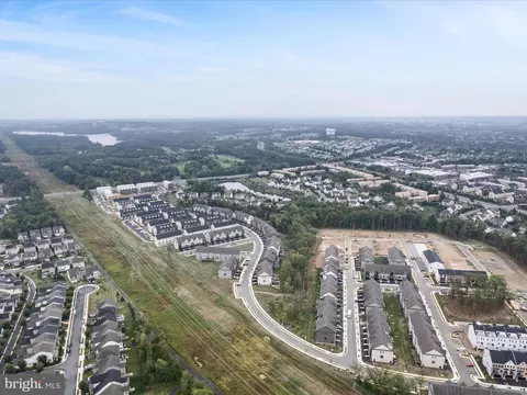 View/Area - 22976 Copper Tree Ter, Ashburn, VA 20148 photo 5 of 6