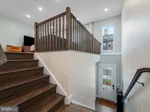 Entry Way - 22976 Copper Tree Ter, Ashburn, VA 20148 photo 3 of 8