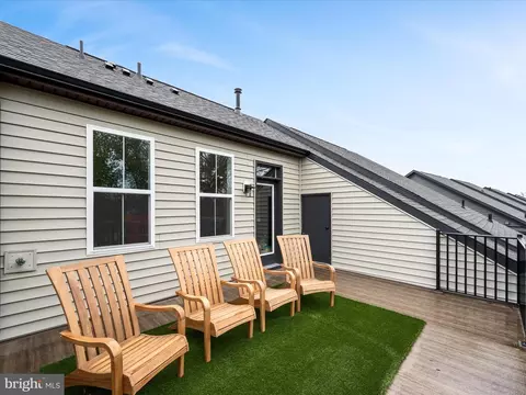 Exterior - 22976 Copper Tree Ter, Ashburn, VA 20148 photo 3 of 10