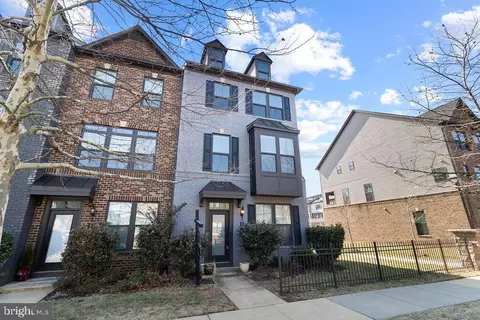 43377 Southland St, Ashburn, VA 20148