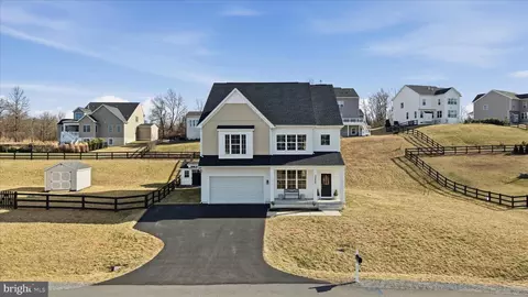 35939 Fieldside Way, Round Hill, VA 20141
