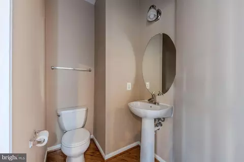 Entry Way - 44179 Tippecanoe Ter, Ashburn, VA 20147 photo 3 of 4