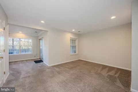 Living - 44179 Tippecanoe Ter, Ashburn, VA 20147 photo 1 of 4