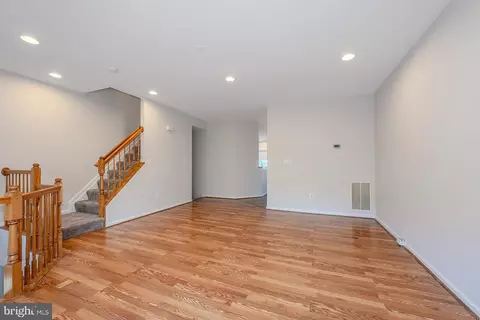 Living - 44179 Tippecanoe Ter, Ashburn, VA 20147 photo 3 of 4