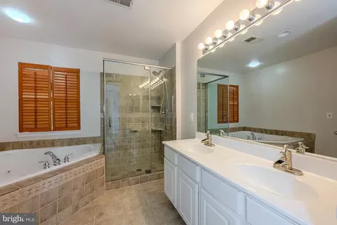 Bath - 44179 Tippecanoe Ter, Ashburn, VA 20147 photo 1 of 3