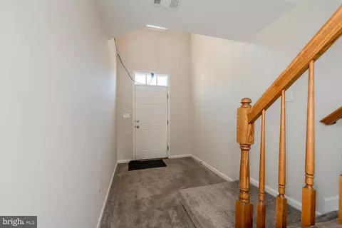 Entry Way - 44179 Tippecanoe Ter, Ashburn, VA 20147 photo 2 of 4