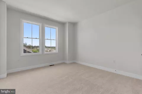 Bedroom - 44510 Lowestoft Sq, Ashburn, VA 20147 photo 4 of 4