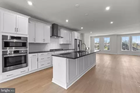Kitchen - 44510 Lowestoft Sq, Ashburn, VA 20147 photo 1 of 1