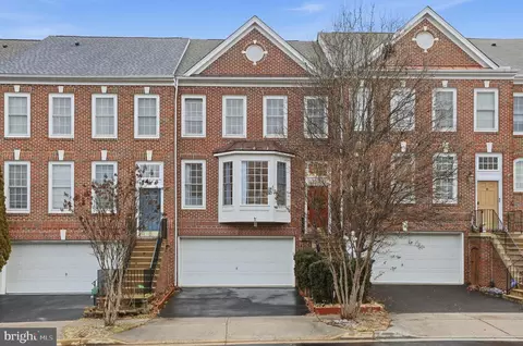 26073 Nimbleton Sq, Chantilly, VA 20152
