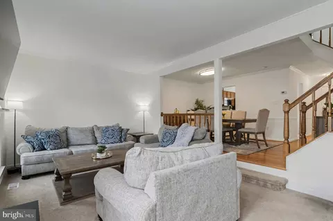 Living - 43484 Blacksmith Sq, Ashburn, VA 20147 photo 1 of 2