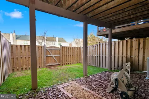 Exterior - 43484 Blacksmith Sq, Ashburn, VA 20147 photo 5 of 17