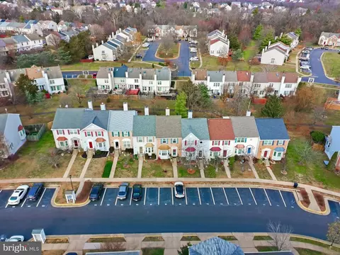 View/Area - 43484 Blacksmith Sq, Ashburn, VA 20147 photo 2 of 4