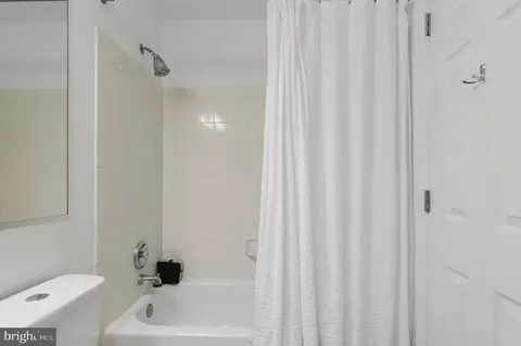 Bath - 43484 Blacksmith Sq, Ashburn, VA 20147 photo 3 of 4