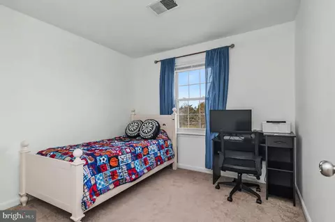 Bedroom - 43484 Blacksmith Sq, Ashburn, VA 20147 photo 4 of 5