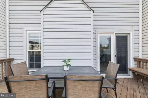 Exterior - 43484 Blacksmith Sq, Ashburn, VA 20147 photo 4 of 17