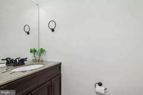 Entry Way - 43484 Blacksmith Sq, Ashburn, VA 20147 photo 3 of 6