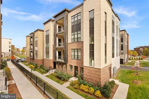 22171 Springside Ter #400, Ashburn, VA 20148